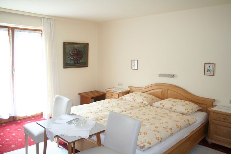 Zimmer Kitzbühel PENSION HÖRL Erika Hörl